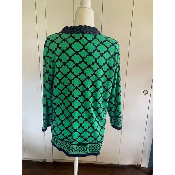 Crown & Ivy Women's Size Large 100% Cotton Top 3/4 Sleeves V-Neck Green & Navy‎ - Picture 3 of 5